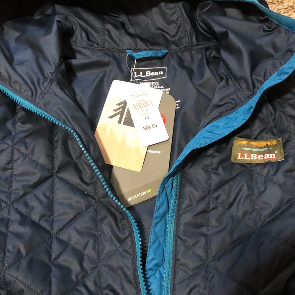 L.L. Bean pull over - Picture 6 of 8